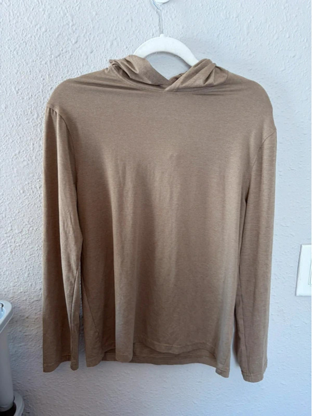 Men's Legend tan thin hooded long sleeve size S